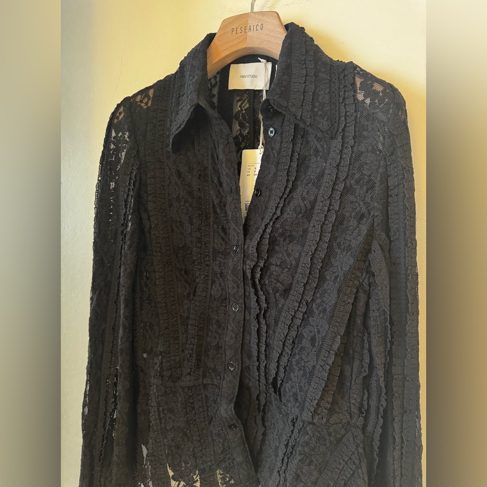 H&M STUDIO COLLECTION
PEPLUM LACE BLOUSE BLACK SIZE S - Picture 3 of 8